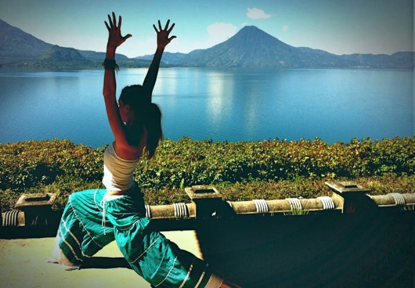 Guatemala: Escape to Shape. Le voyagiste Escape to Shape propose un séjour sur les bords du magnifique Lac Atitlan pour six jours de yoga, de spa, de repas équilibrés et d'excursions culturelles. Le prix comprend aussi des visites de sites mayas et de