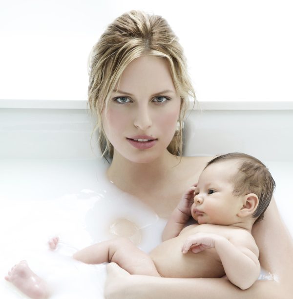 Maman... modèle, c'est tendance. En pleine carrière, Karolina Kourkova donnait naissance à son fils Toby Jack, né le 29 octobre 2009.