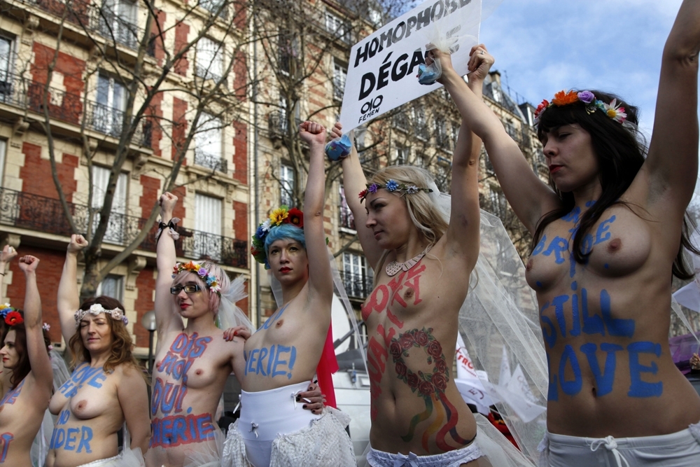 Les Femen, qui ont aujourd’hui repris cette manière de faire de leurs aînées suscitent à nouveau régulièrement le débat. © Getty Images