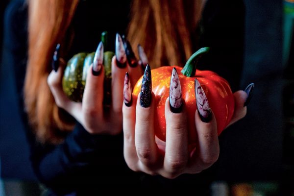 Beaute manucure ongles halloween spooky witchy
