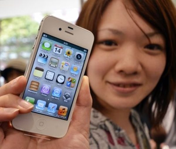 iPhone 4S à Tokyo, le 14 octobre 2011, jour de sa sortie.