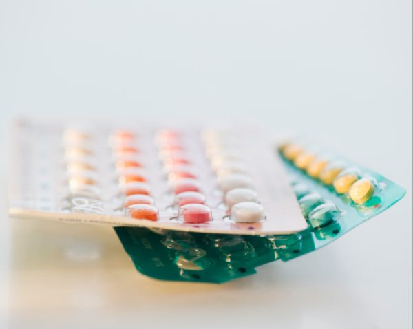 La médiatisation des risques liés aux contraceptifs oraux combinés (COC), en décembre 2012 et le plan d'action des autorités sanitaires qui a suivi, ont conduit à un changement important des habitudes des femmes vis-à-vis de la contraception en France.