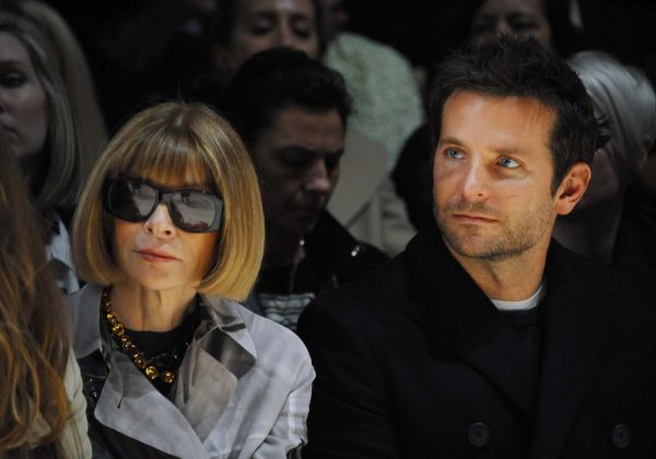 Anna Wintour, la rédactrice en chef de 'Vogue', et l'acteur Bradley Cooper.