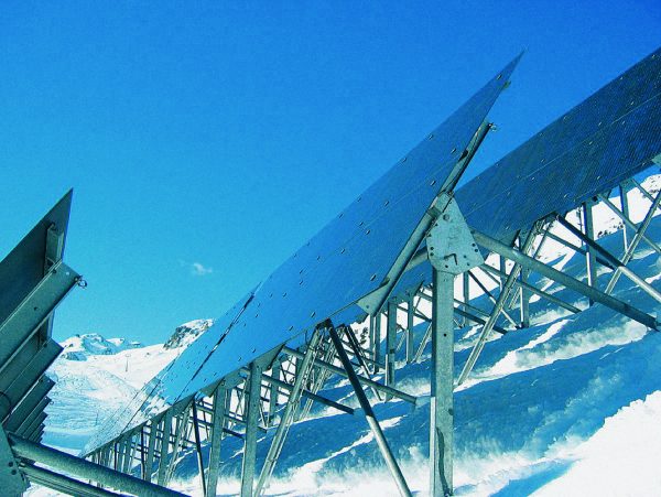 A l'heure actuelle, le solaire ne contribue que pour 0,13 % à la couverture de la demande énergétique globale en Suisse. L'EPFZ Zurich estime cependant que cette source d'énergie (photovoltaïque) sera un pilier très important de l'approvisionnement
