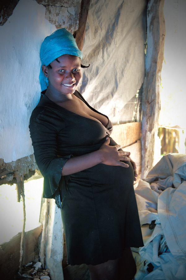 En Haïti, 1 femme sur 37 meurt de complications liées à la grossesse ou à l’accouchement (source PNUD).
