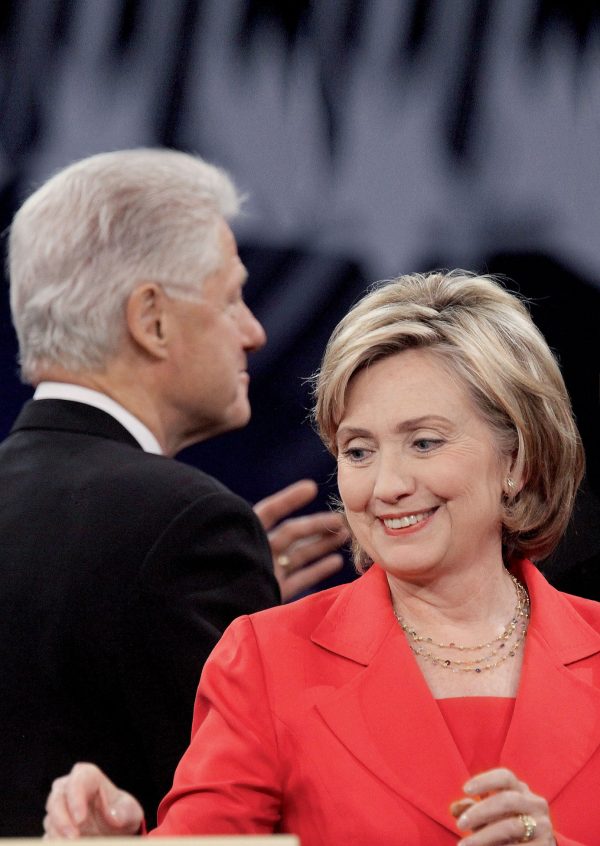 <b>Hillary et Bill Clinton</b> Grands-parents comblés, les Clinton font bonne figure en public. Mais certains estiment que l’image de l’ancien président américain nuit à la candidature de sa femme à la présidence de 2016.