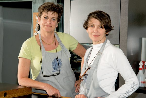 Manuella Magnin, notre créatrice culinaire, et Judith Baumann, chef de la Pinte des Mossettes durant des années.