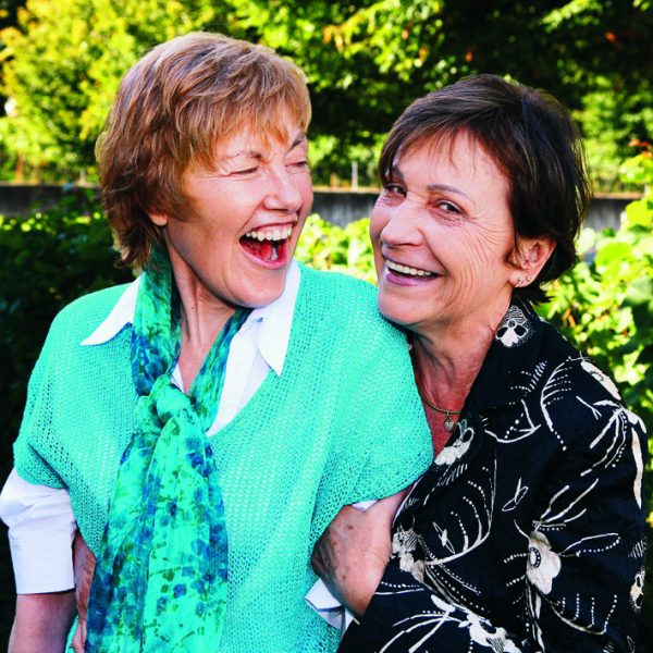 Liliane (à droite) et Jocelyne, le 29 août 2011 à l’EMS de Satigny.