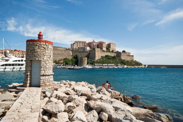 Les touristes sont moins nombreux au printemps en Corse.