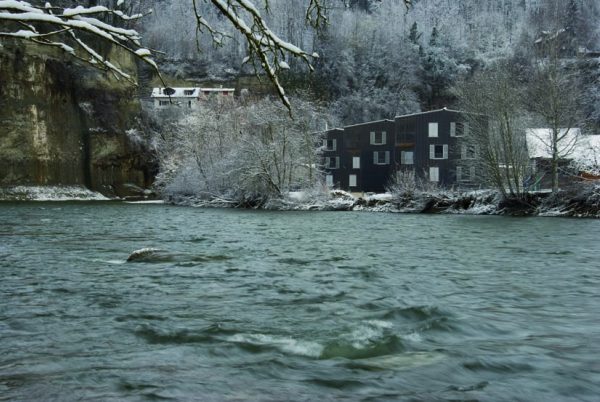 Les maisons construites par Bakker & Blanc sont non seulement conçues pour résister aux inondations mais elles se caractérisent aussi par leur très basse consommation d'énergie. L'hiver n'a plus qu'à arriver.