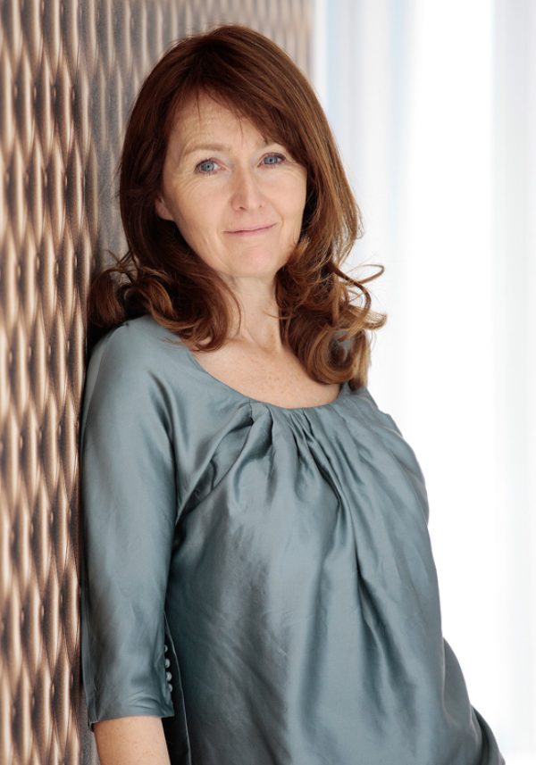 Née en 1963 à Dublin, Oona Horx-Strathern est conseillère spécialisée dans les techniques d'avenir, auteur de livres et journaliste. En collaboration avec son mari Matthias Horx, elle a fondé en 1999 le «Zukunftsinstitut» (l'institut du futur) qui jouit
