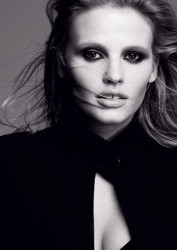 Le top model néerlandais Lara Stone rejoint l'équipe d'égéries L'Oréal Paris.