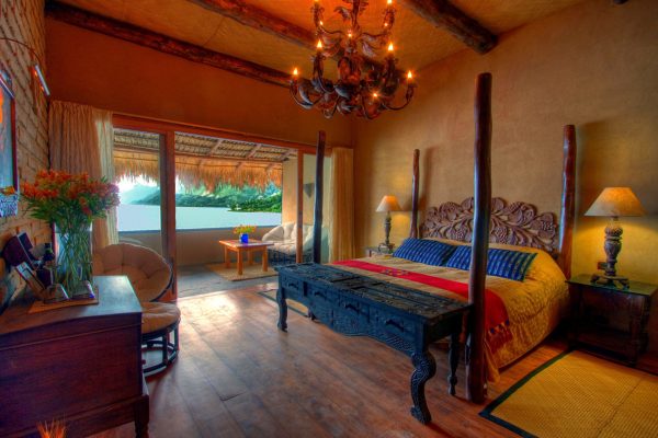 Les amoureux-écolos adoreront le Laguna Lodge Hotel au Guatemala, très luxueux, mais fonctionnant uniquement à l'énergie solaire.