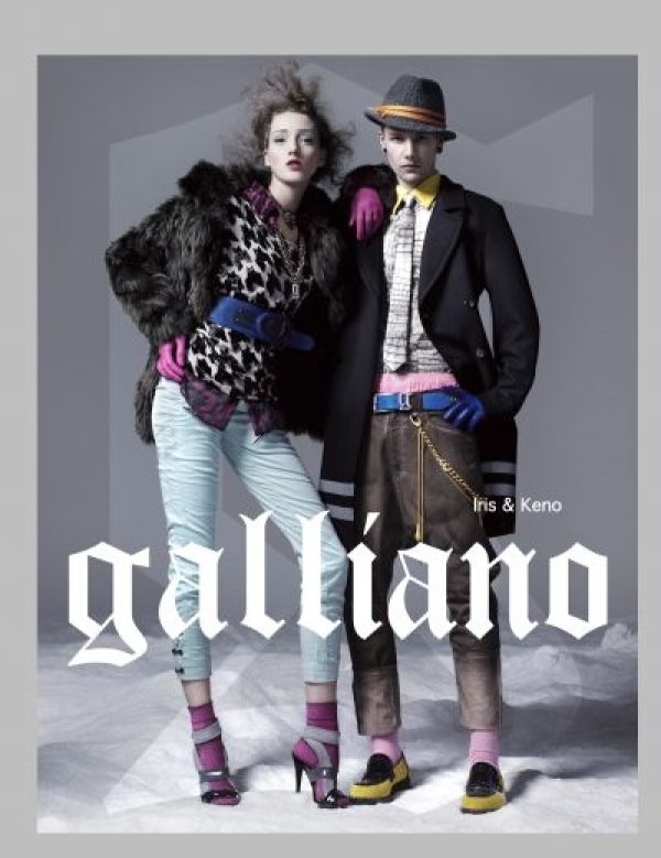 La marque Galliano lance sa première boutique en ligne.