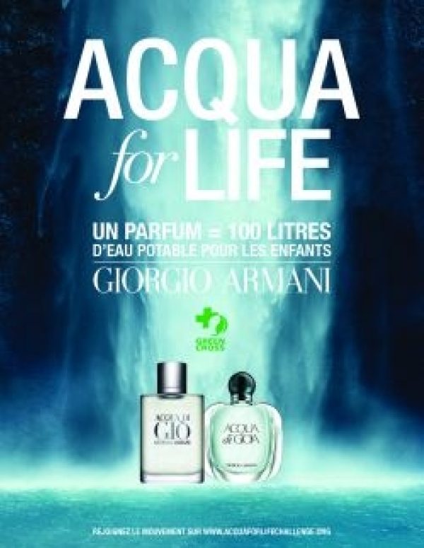 Giorgio Armani poursuit son engagement solidaire pour promouvoir l'accès à l'eau potable au Ghana et en Bolivie, avec le lancement de deux fragrances en édition limitée.