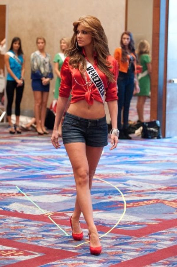 Miss Venezuela 2011, Vanessa Goncalves.