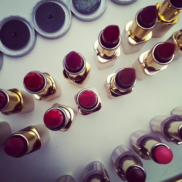 Une jolie gamme de rouge à lèvre!