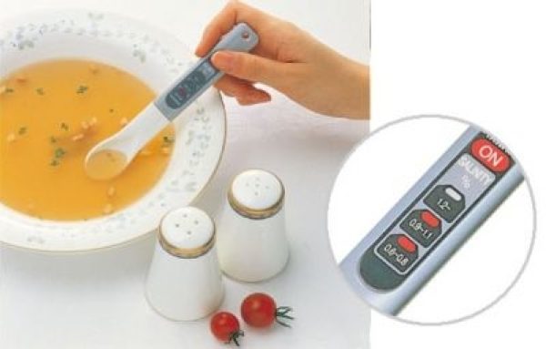 La cuillère Salinity Monitor Spoon vous indique la teneur en sodium de votre soupe.