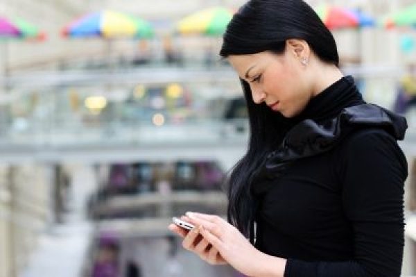 Les accros aux SMS peuvent souffrir d'une nouvelle maladie, appelée "text neck".