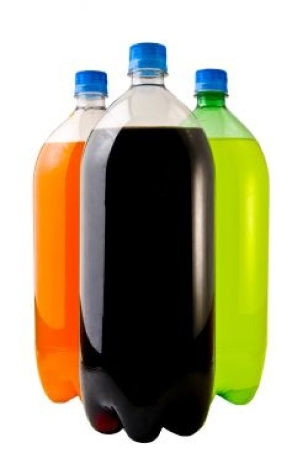 Selon une nouvelle étude américaine, remplacer les sodas par de l'eau est une façon simple de perdre du poids.