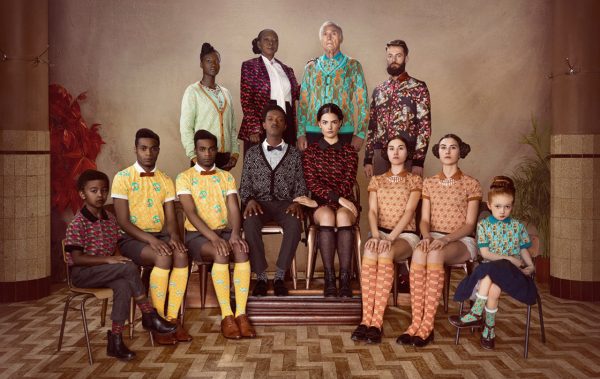 La première collection de vêtement du collectif belge Mosaert avec Stromae reprend les motifs du wax africain.