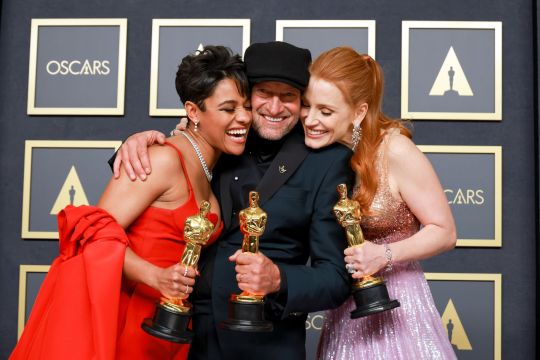 Oscars 2022 les 5 moments marquants ariana de bose troy kotsur jessica chastain