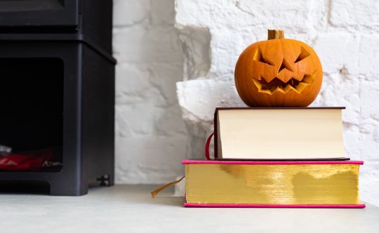 10 livres et jeux de societe pour frissonner a Halloween