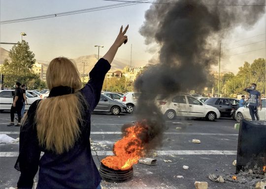 Iran: Selon Azadeh Kian, «les femmes continuent de désobéir»