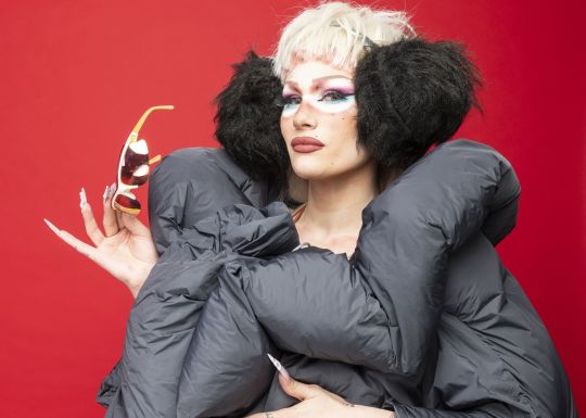 Moon premiere drag queen trans genevoise et tzigane au concours drag race france