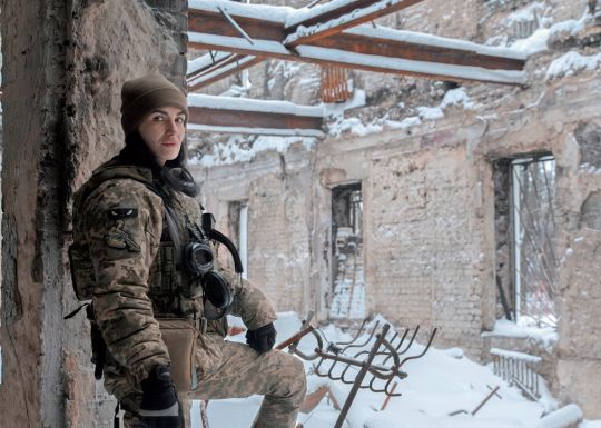 Reportage: Les Ukrainiennes au secours d’une armée embourbée