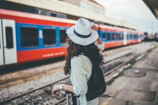 Train femme voyage