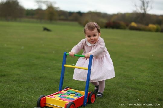 Charlotte a un an, Kate en Une de Vogue UK: ça bouge à Buckingham!