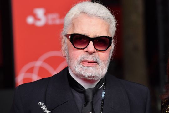 Karl lagerfeld fatigue absent defiles chanel haute couture