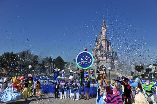 Disneyland Paris fête ses 25 ans, et presque autant de nouveautés!