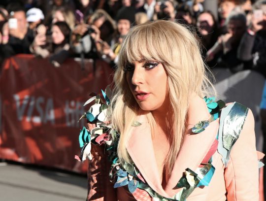 Lady Gaga confie souffrir de fibromyalgie