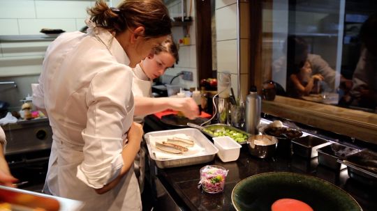 «A la recherche des femmes chefs»: plongée dans le quotidien des pros de la gastronomie