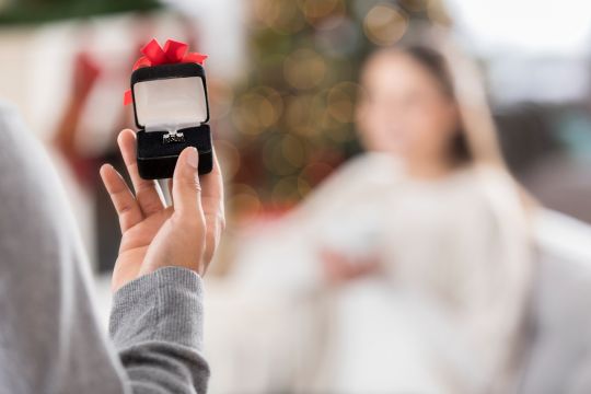 Il demande son ex-femme en mariage à Noël (et nous fait fondre en larmes)