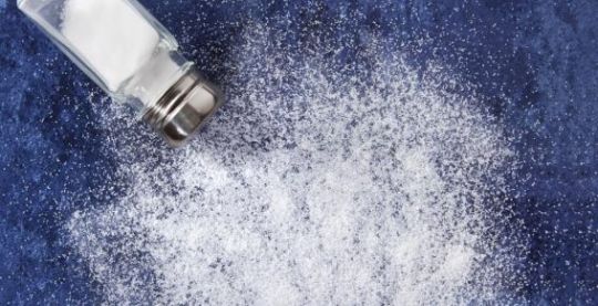 Les mesures de réduction des quantités de sel présentes dans les aliments mises en place au Royaume-Uni ont entraîné une diminution nette de sa consommation de 9,5% jusqu'à présent.