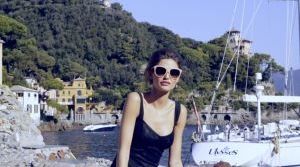 Bianca Balti revêt un look inspiré des années 1950 pour la nouvelle campagne Dolce&Gabbana.