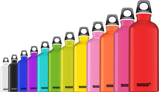La gourde Sigg devient en 2012 un accessoire tendance et l’abondance de ses couleurs sauront séduit.
