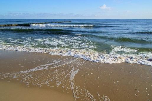 Rejet d eaux usees baignade a nouveau autorisee sur cinq plages du calvados reference