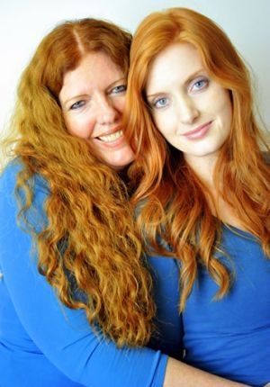 Jen Shailes (g) et sa fille Jessica ont lancé le site Everything for Redheads.