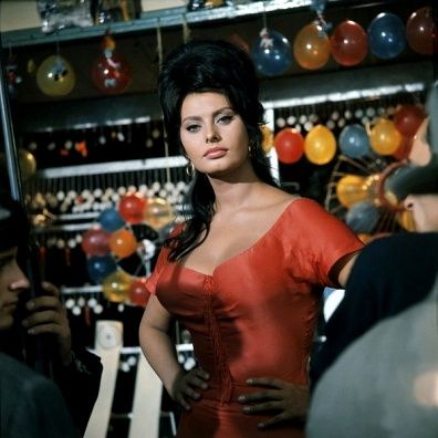 Sophia Loren en 1962, sur le tournage du sketch «La loterie» de Vittorio De Sica (film «Boccace 70»).