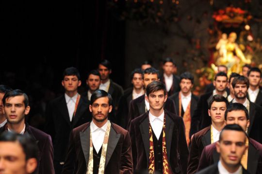 Dolce&Gabbana a présenté un show aux tonalités religieuses et nostalgiques à la gloire de la Sicile.
