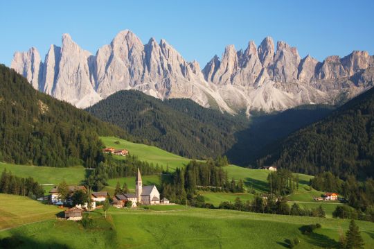 Village dans les Alpes suisses.