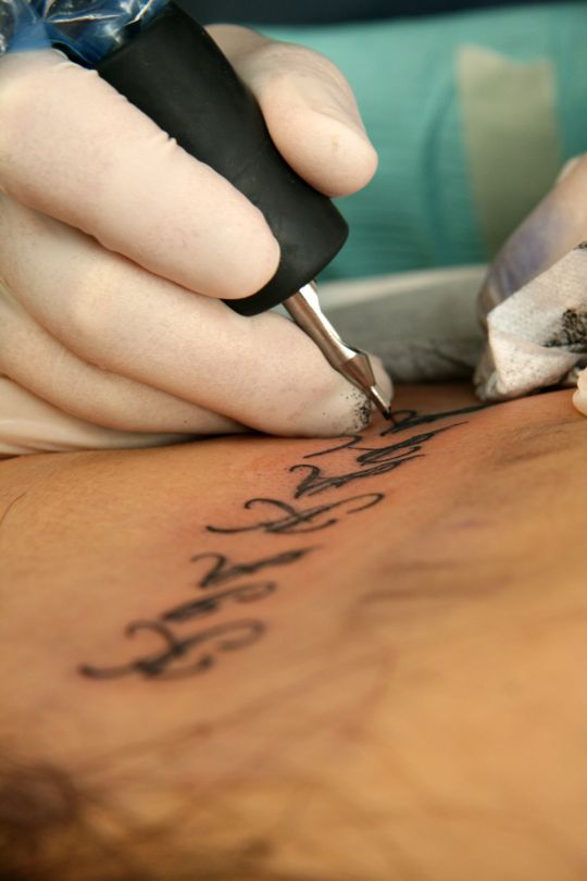 Le prix d'une séance de détatouage varie de 80 euros pour un petit tatouage à 300 euros pour un plus gros