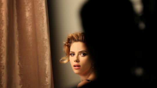 Scarlett Johansson, posant pour la campagne D&G réalisée par Mert and Marcus