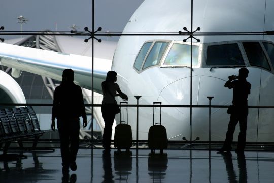 En décembre, les tarifs des billets d'avion sont de 20% à 40% plus chers que le reste de l'année.