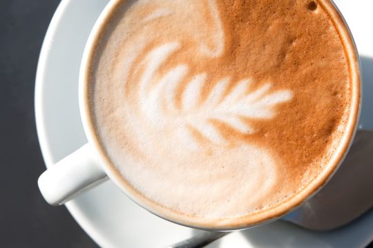 Plus les sujets de l'étude buvaient de tasses de café, plus leur risque de développer un mélanome malin semblait s'abaisser.